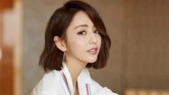 佟丽娅痛哭，36岁女神佟丽娅因主持春晚崩溃痛哭(6)