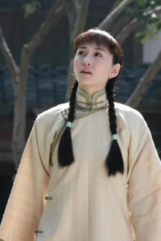 李小冉个人资料（44岁的李小冉身材好到爆）(4)