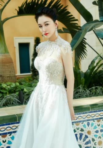 李小冉个人资料（44岁的李小冉身材好到爆）(16)