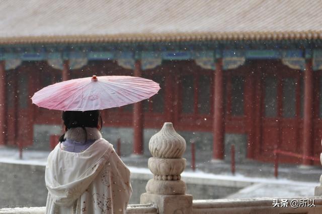 北京古韵古装摄影（2022第一场雪中的故宫实录）(1)