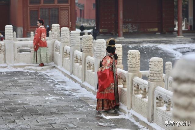 北京古韵古装摄影（2022第一场雪中的故宫实录）(6)
