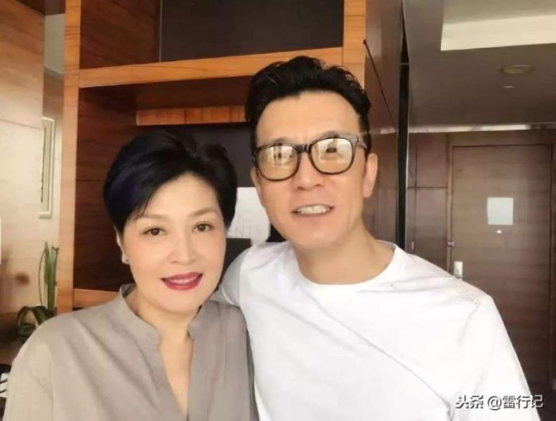 李咏籍贯是哪里（著名主持人李咏离世）(2)