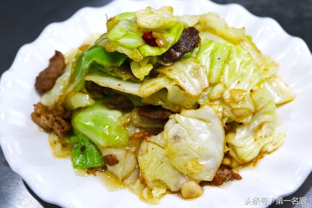 手撕包菜的家常做法（这才是手撕包菜的家常做法）(1)