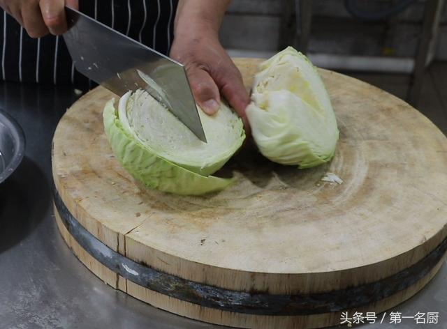 手撕包菜的家常做法（这才是手撕包菜的家常做法）(2)