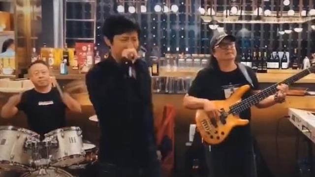 解晓东的现状（52岁解晓东罕露面）(11)